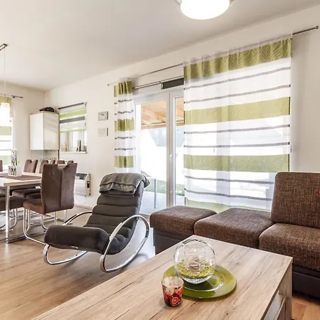Holiday Lakeside Village 6 By Interhome